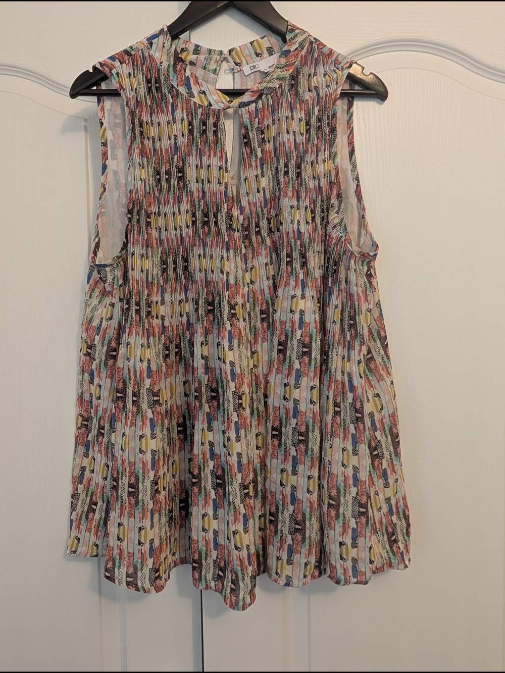 DKNY Multicolor Pleated Sleeveless Top - Lightweight Summer Blouse